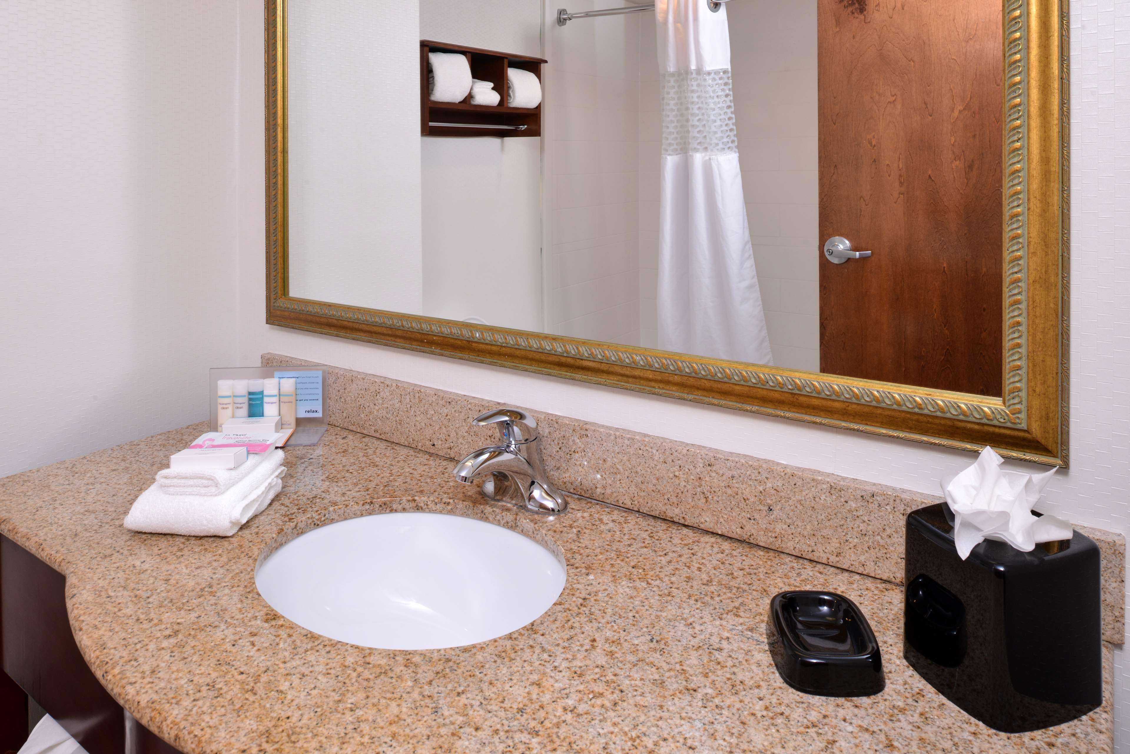 Hampton Inn Henderson Exterior photo